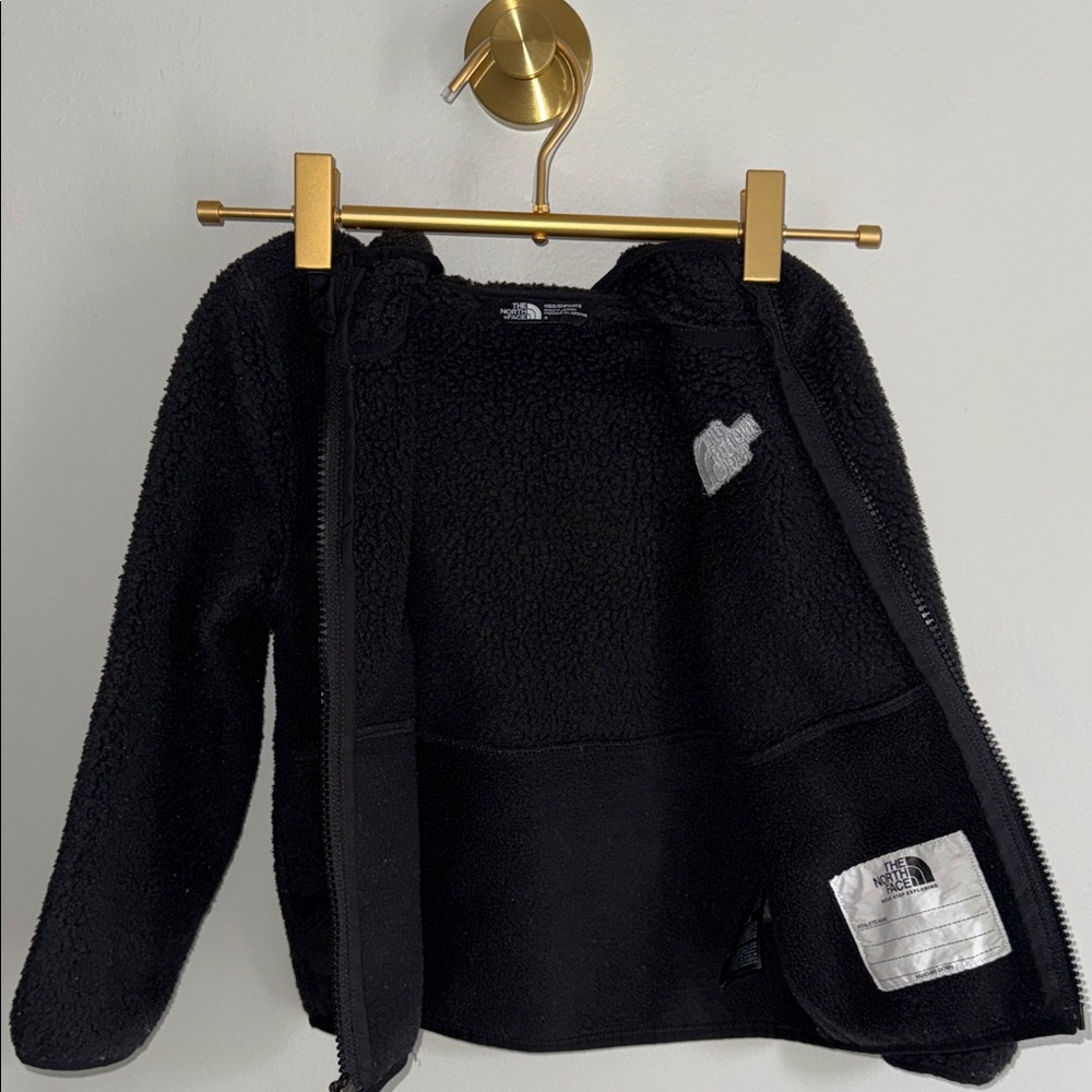 The North Face Black Jacket with Nylon Pockets Boys Size 4 - Picture 3 of 4